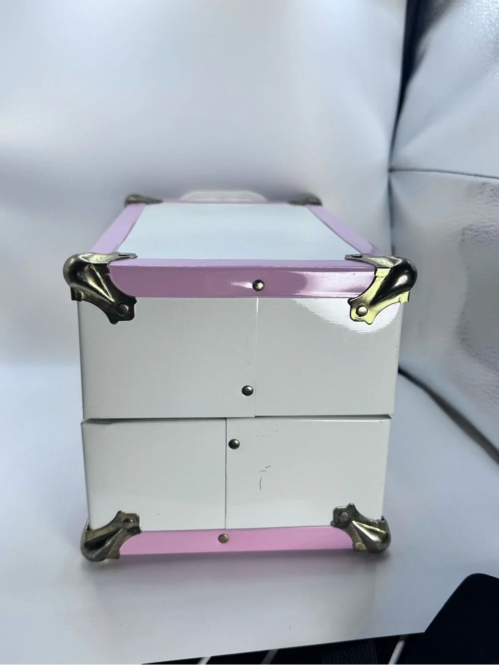 Vintage Vogue Dolls Ginny White and Pink Metal Doll Trunk